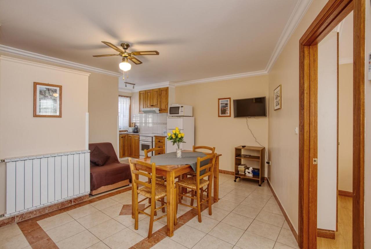 Apartments By The Sea Brodarica, Sibenik - 4194 Luaran gambar