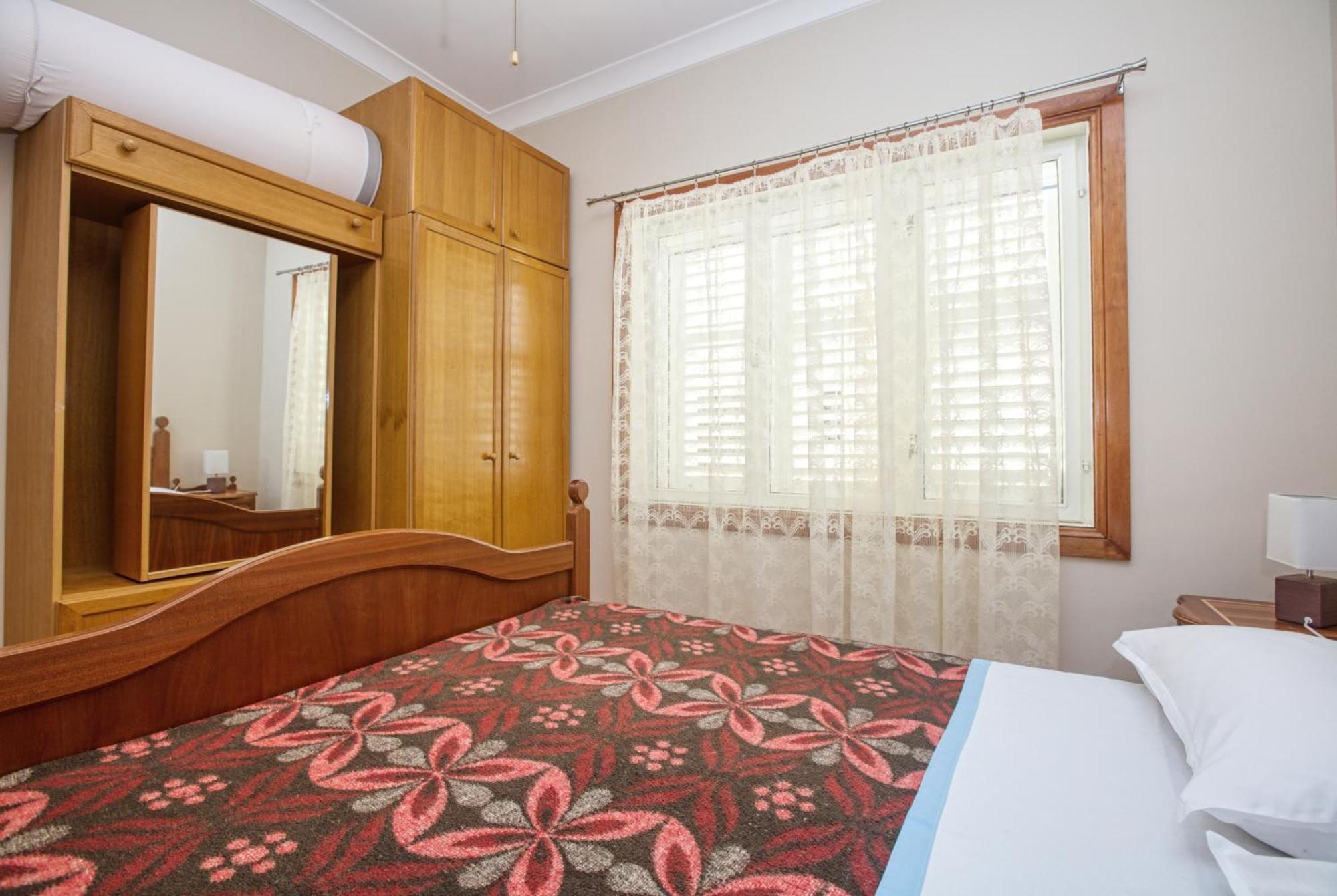 Apartments By The Sea Brodarica, Sibenik - 4194 Bilik gambar