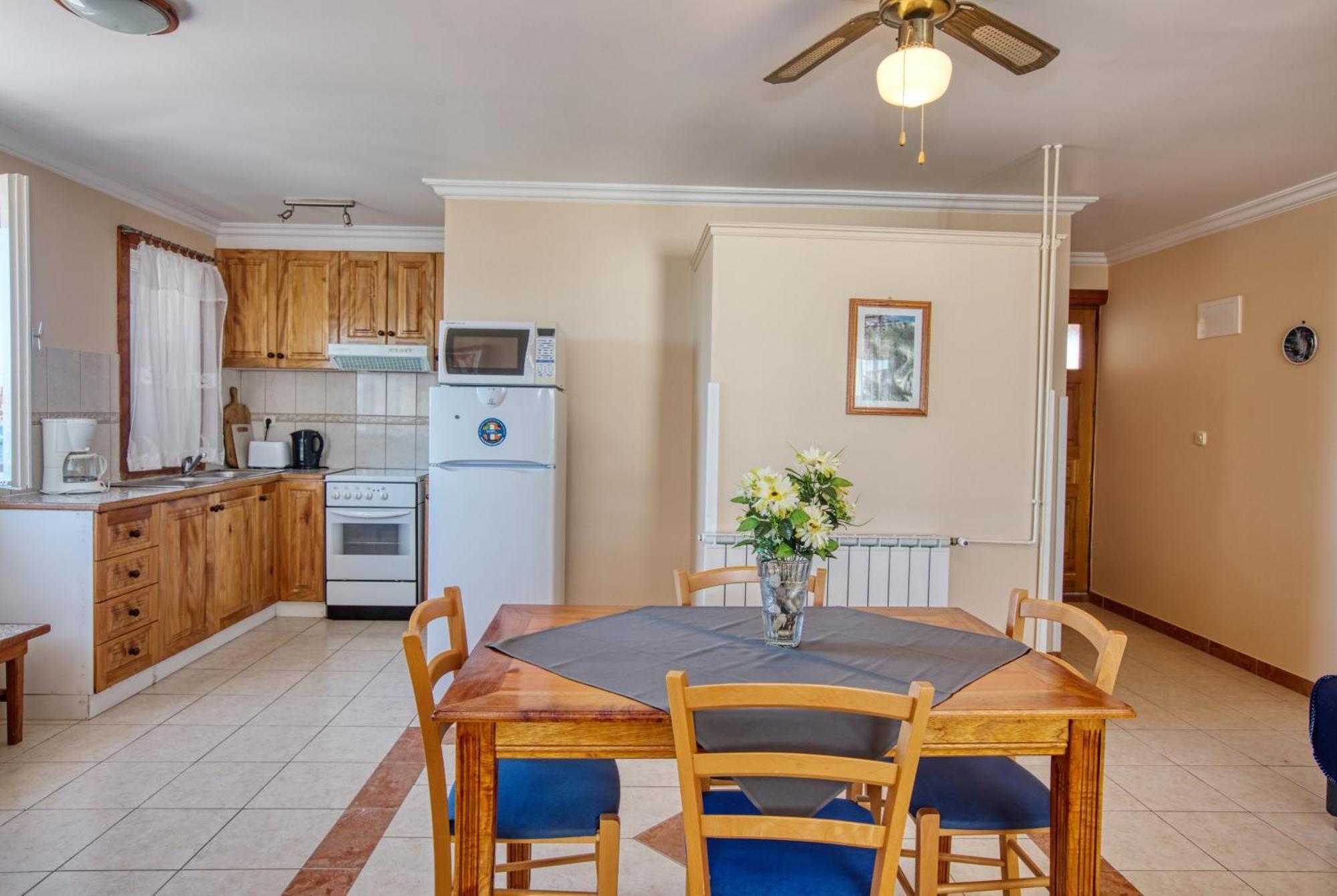 Apartments By The Sea Brodarica, Sibenik - 4194 Bilik gambar